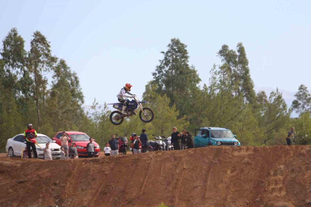 Fethi̇yede Motokros Heyecanı