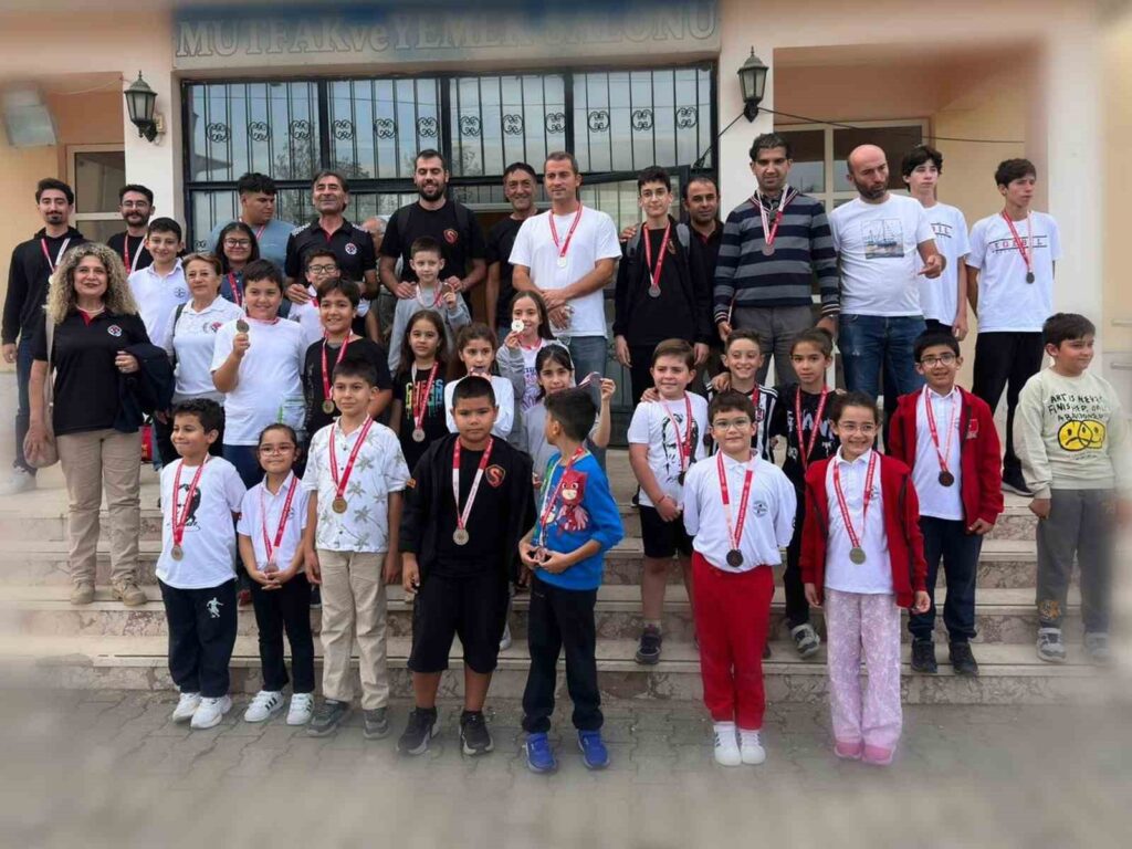 Köyceği̇zde Satranç Turnuvasında Yarıştılar