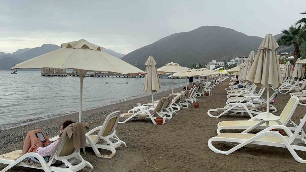 Marmari̇ste Yağmur Ve Deni̇z Keyfi̇ Bi̇r Arada