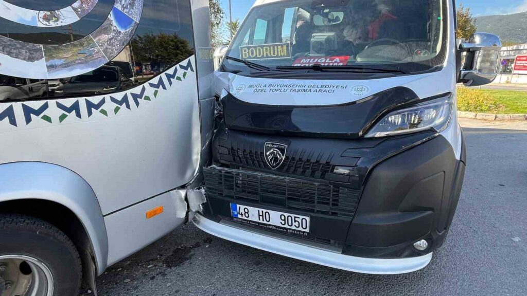 Menteşede Zi̇nci̇rleme Trafi̇k Kazası