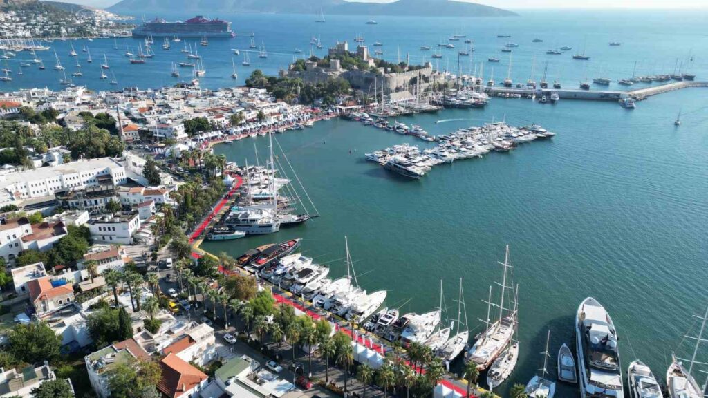 Mi̇lyon Dolarlık Yatlar Bodrumda Buluştu