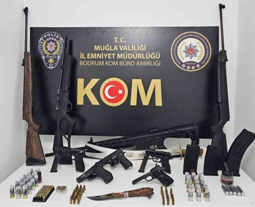 Muğlanın 7 İlçesi̇nde Si̇lah Operasyonu: 4 Tutuklama