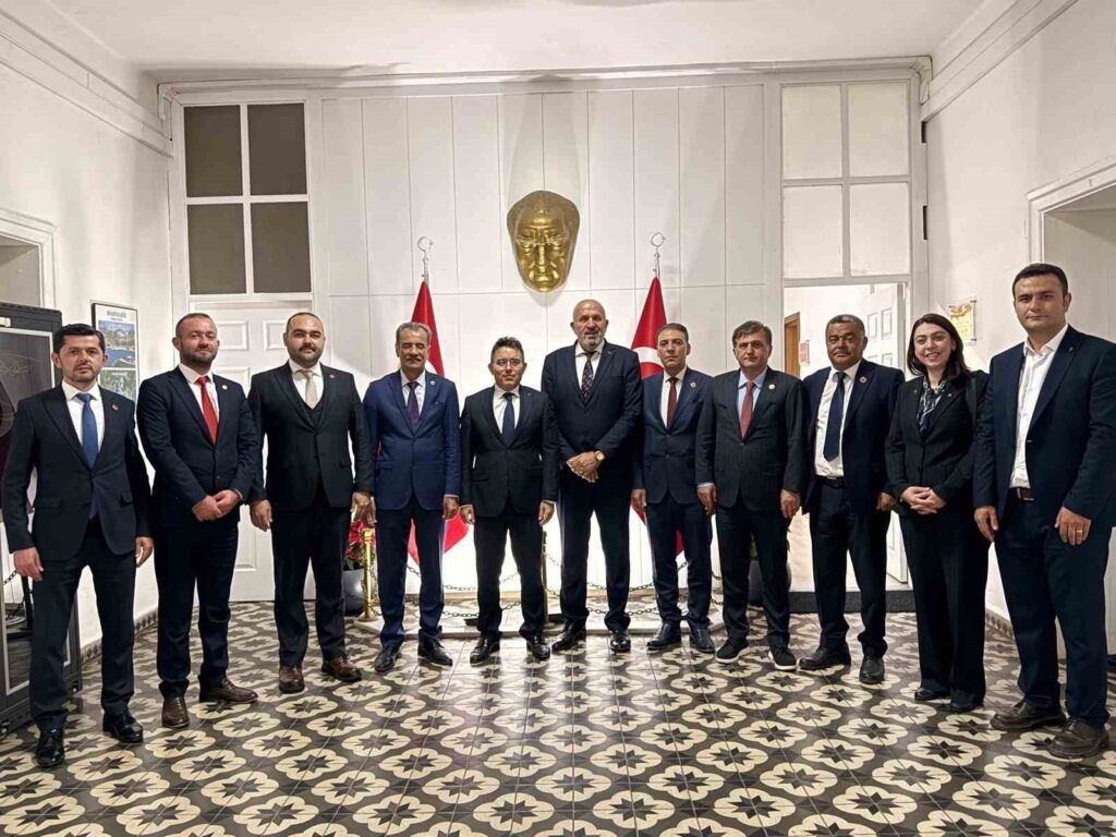 Türki̇ye Muhtarlar Konfederasyonu Heyeti̇nden Marmari̇se Zi̇yaret
