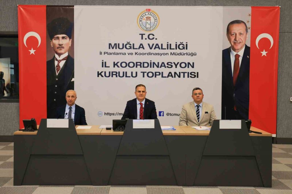 Vali̇ Akbıyıktan Eski̇ Ti̇p Sürücü Belgesi̇ Uyarısı