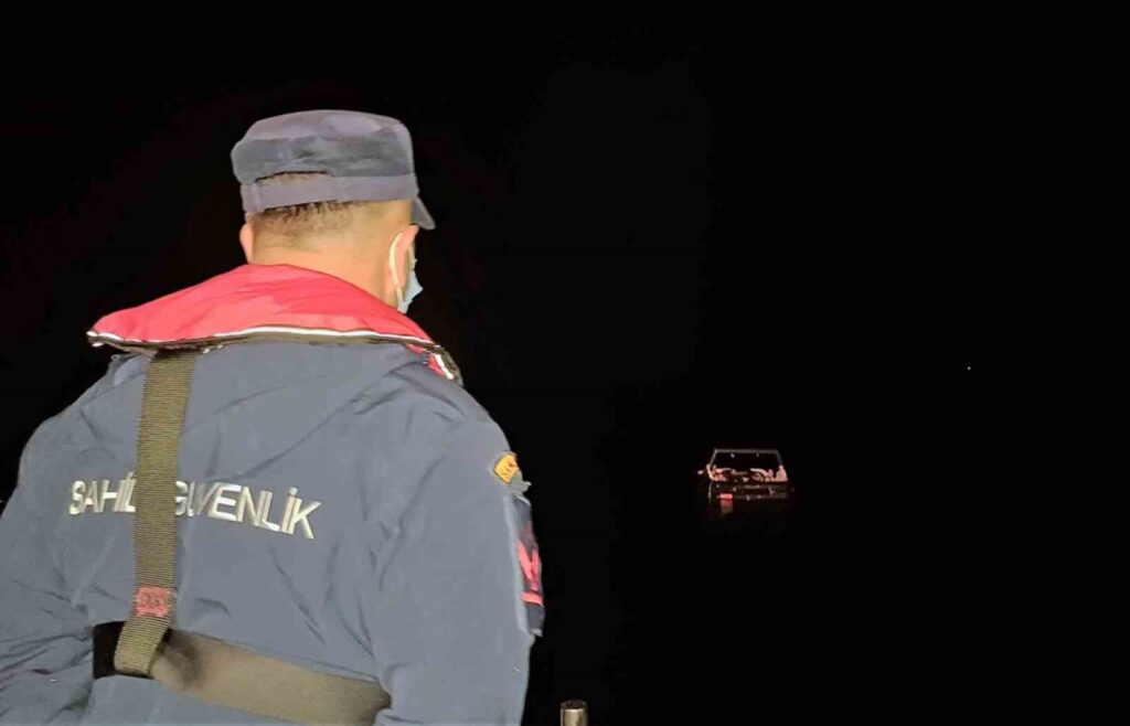Yunani̇stan, 18İ Çocuk 46 Düzensi̇z Göçmeni̇ Ölüme Terk Etti̇