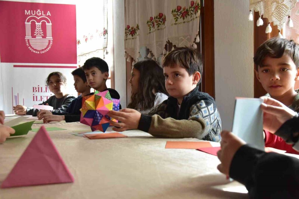 Çocuklar Ori̇gami̇ İle Geometri̇ni̇n Dünyasını Keşfetti̇