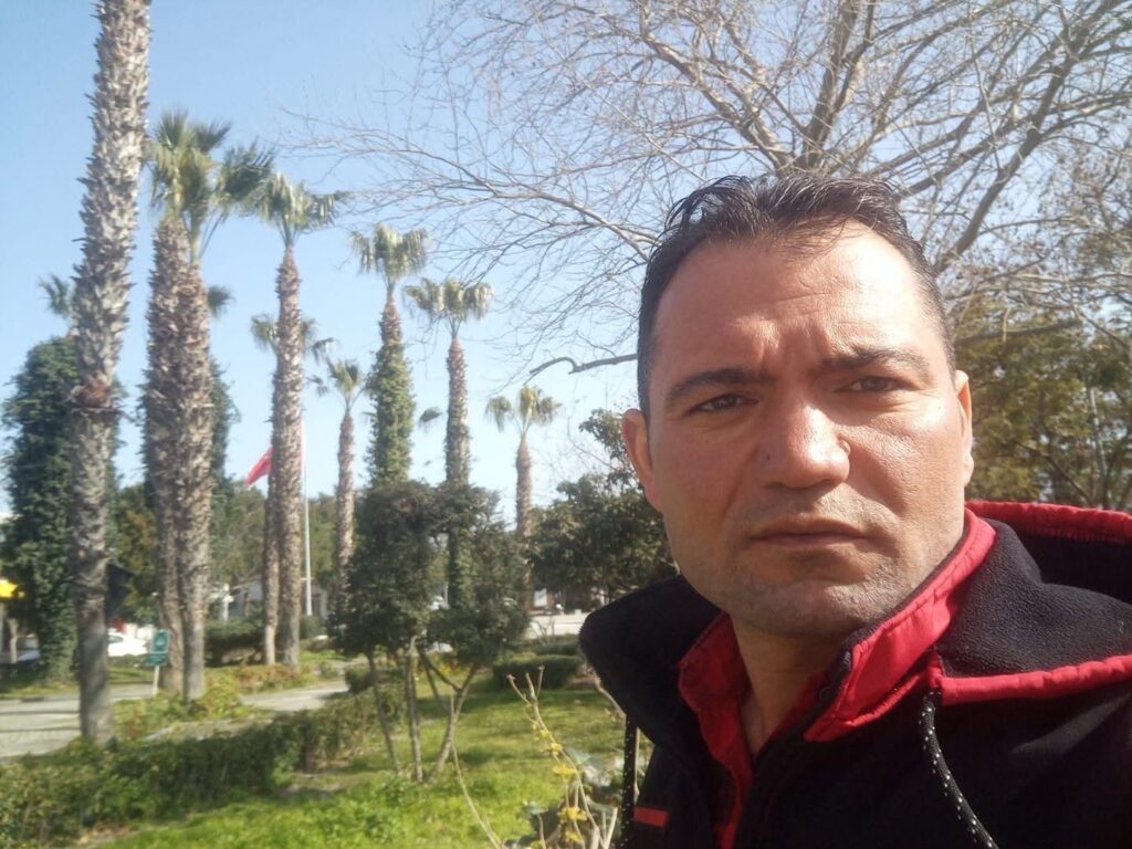 Evi̇nde Ölü Olarak Bulundu