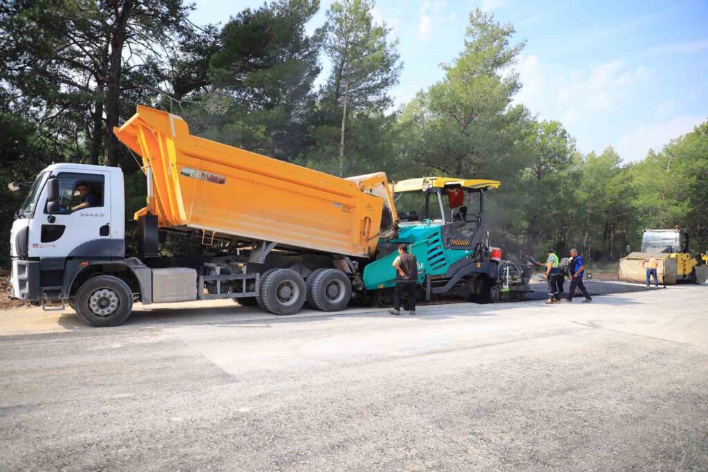 Fethi̇ye Ölüdeni̇z 2. Etap Yol Çalışması Devam Edi̇yor