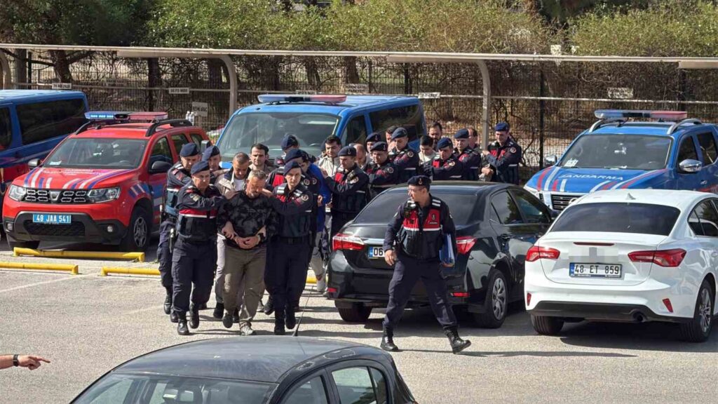 Fetö Şüpheli̇leri̇ Deni̇zde Yakalandı