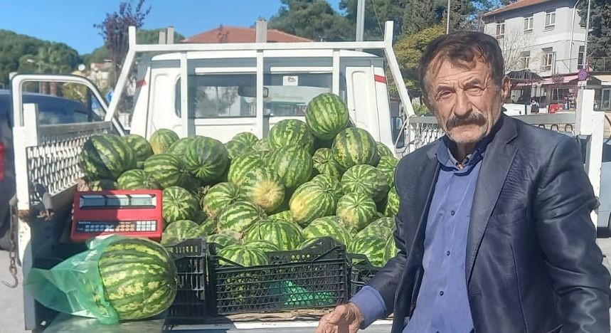Kasım Ayı Geldi̇, Karpuz Tezgahtan İnmedi̇