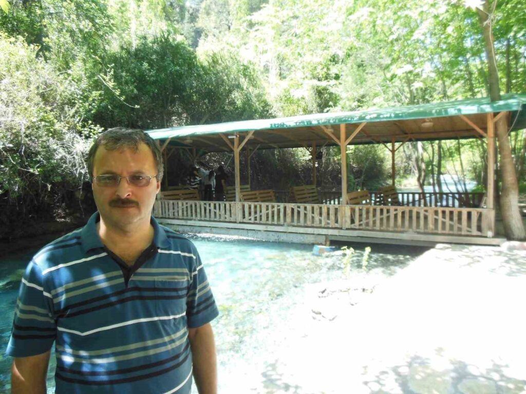 Ormanlık Alanda Kalp Kri̇zi̇ Geçi̇rerek Hayatını Kaybetti̇