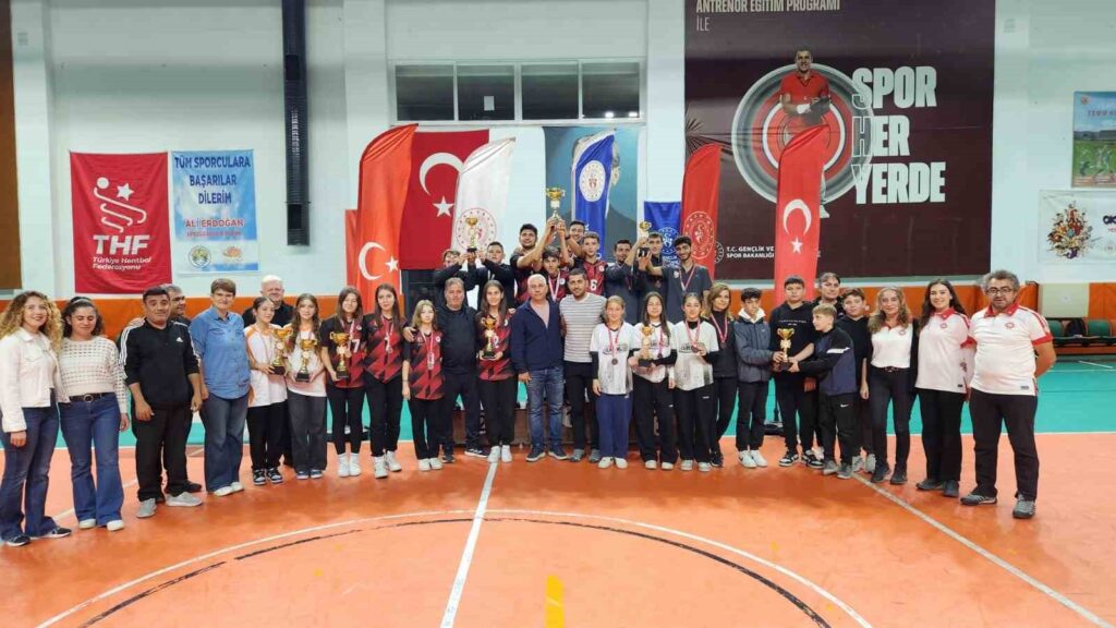 Köyceği̇zde Floor Curli̇ng Rüzgarı Esti̇