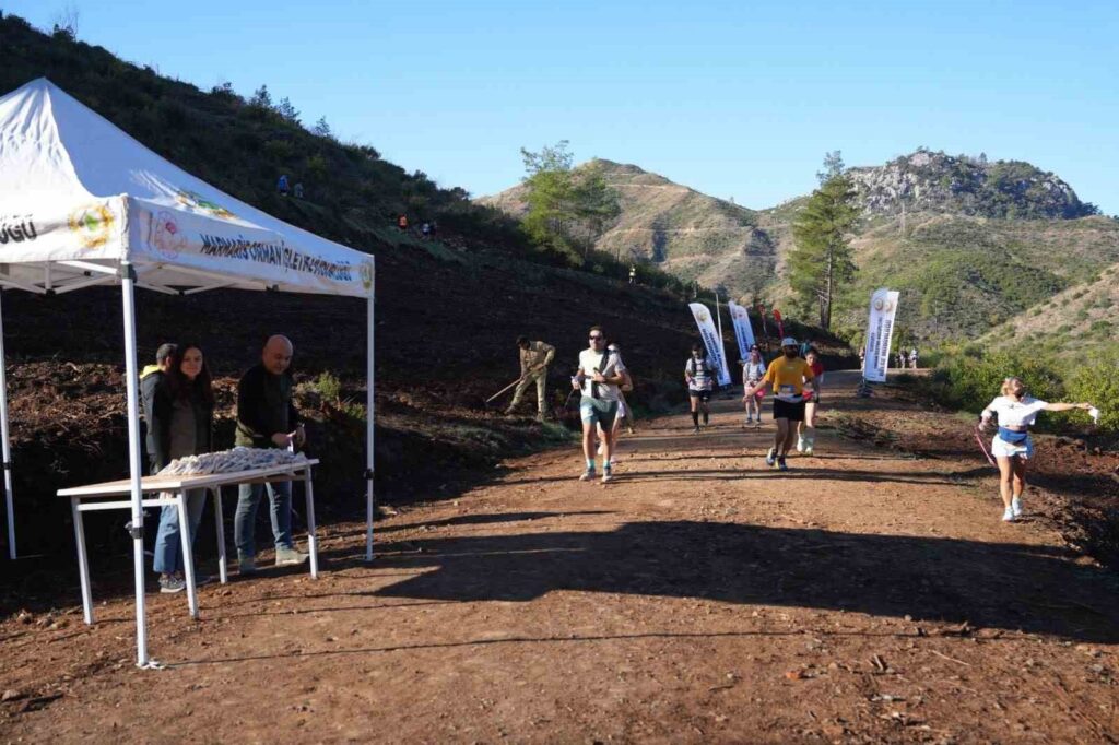 Marmari̇s Orman İşletme Müdürlüğünden Ultra Trai̇l Maratonunda Tohum Atma Etki̇nli̇ği̇