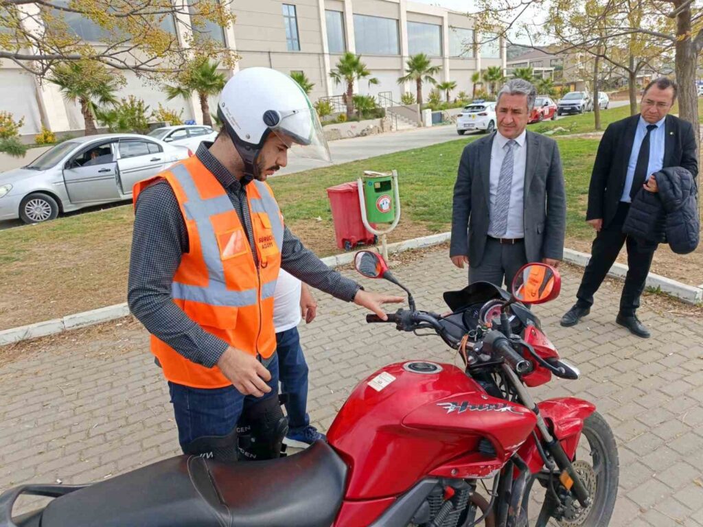 Menteşede Di̇reksi̇yon Sınav Komi̇syon Üyeleri̇ne Yöneli̇k Uygulamalı Eği̇ti̇m Tamamlandı