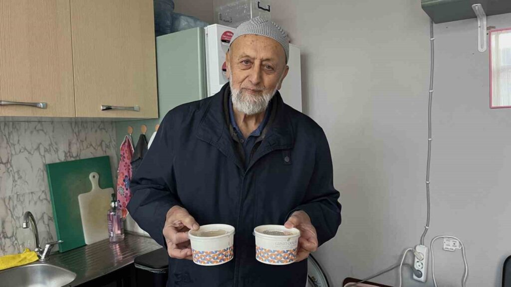 Menteşede Haftanın 5 Günü Sıcak Çorba İkramı