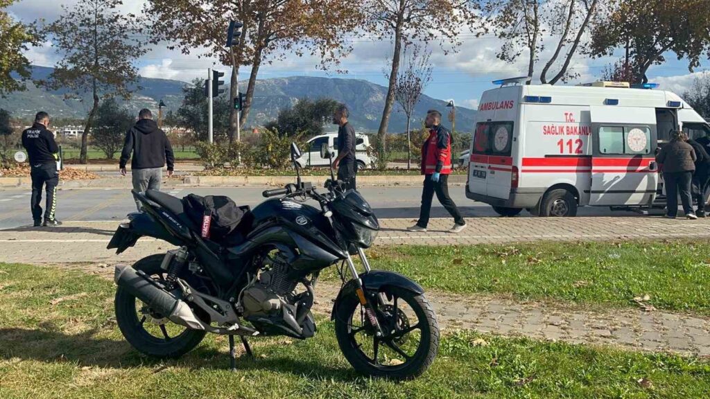 Menteşede Trafi̇k Kazası: 2 Yaralı