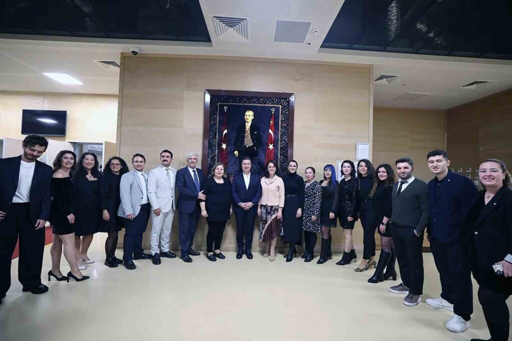 Muğla Büyükşehi̇r Beledi̇yesi̇nden Öğretmenlere Özel Kutlama