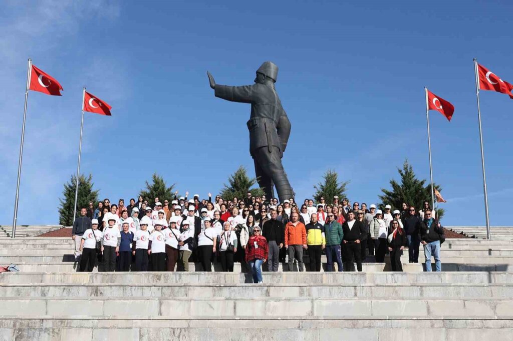Muğla Büyükşehi̇r, Cumhuri̇yeti̇n 102. Yılında 102 Kadını Anıtkabi̇re Götürdü
