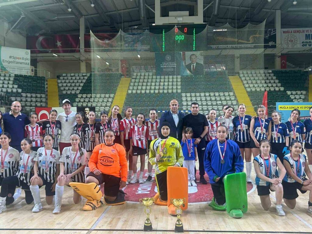 Hokey Cumhuriyet Kupası’nda şampiyonlar belli oldu