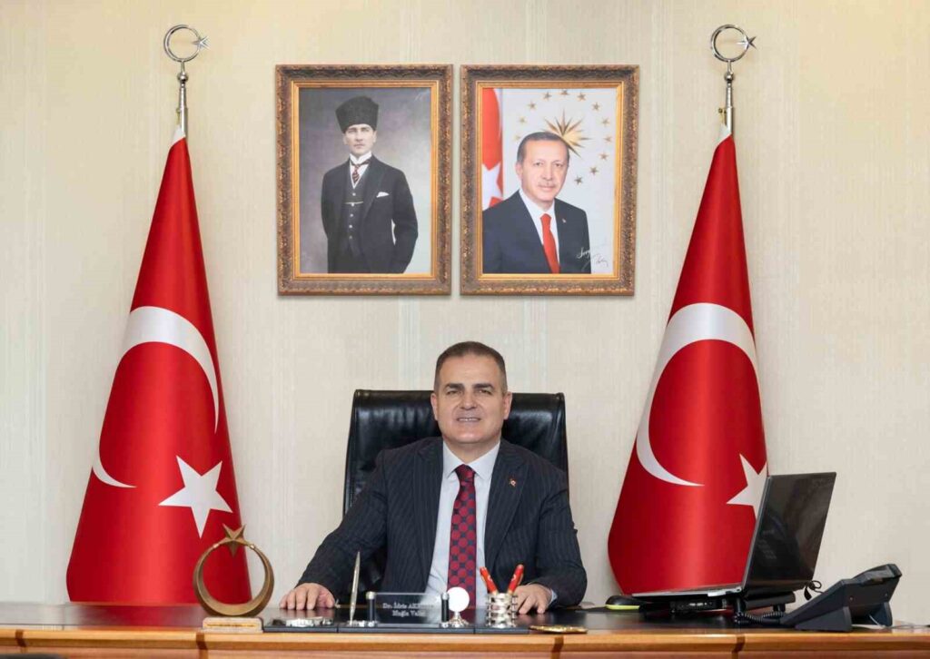 Muğla Vali̇si̇ Akbıyıktan 10 Kasım Mesajı