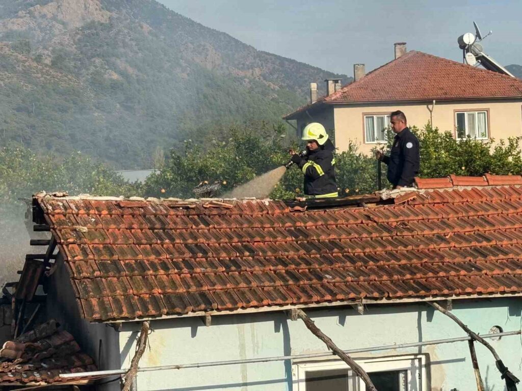Ortacada Ev Ve Ahır Yangını