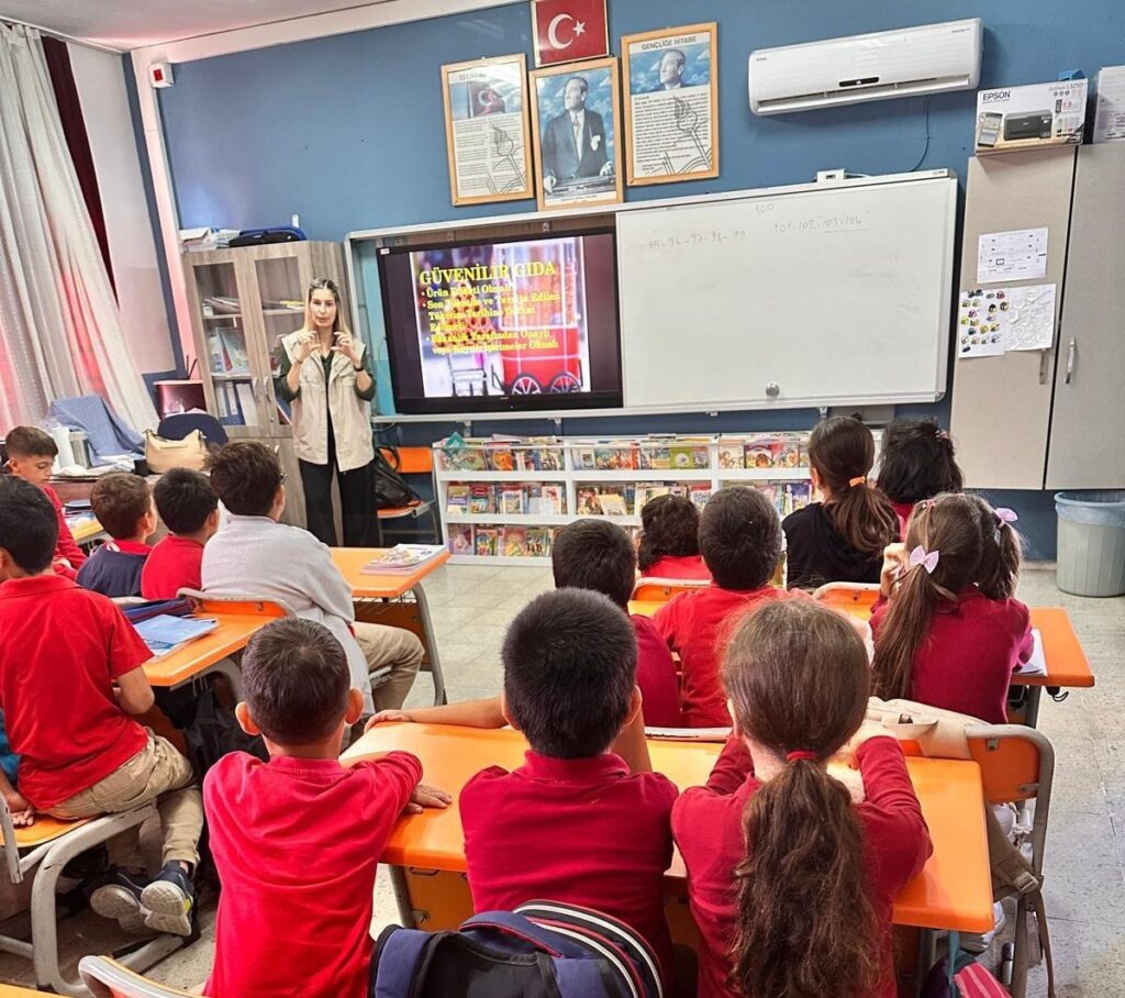 Ortacada Gıda Güvenli̇ği̇ Eği̇ti̇mi̇ Veri̇ldi̇