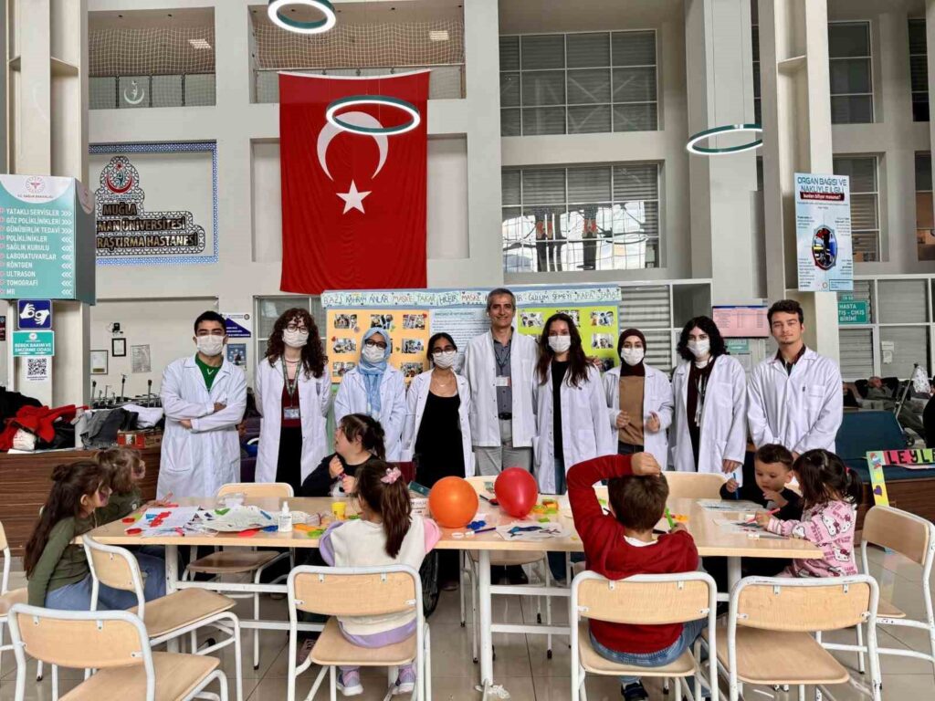 Muğla’da ki Lösemi̇li̇ Çocukların Yüzünü Güldürdüler