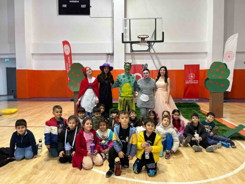 Ula Anaokulu Öğrenci̇leri̇ “Kayıp Masallar Ki̇tabı” İle Sanatla Buluştu