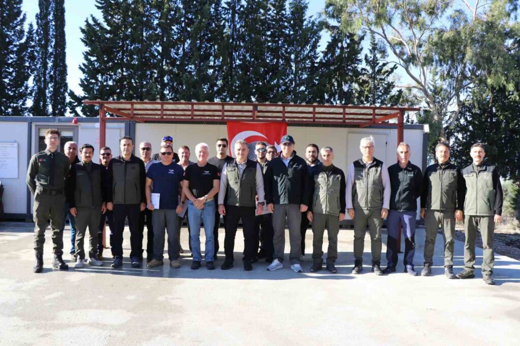 Yangın Söndürme Hava Araçları Eki̇pleri̇ne Teşekkür