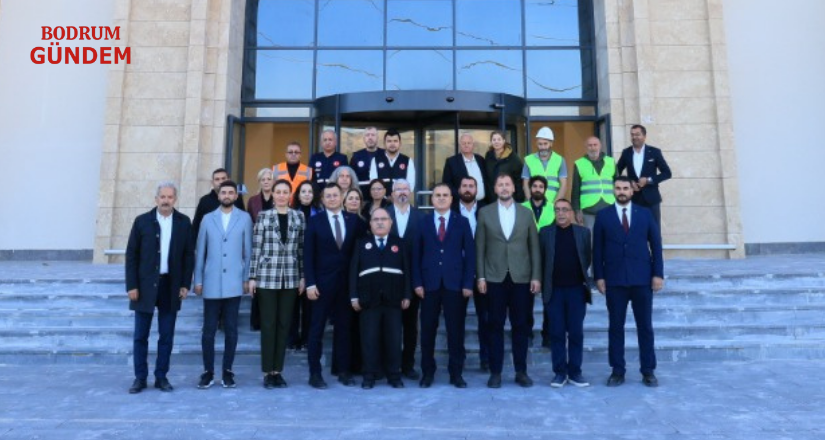 Vali Dr. İdris Akbıyık, Çevre Dostu Yeni Binayı İnceledi