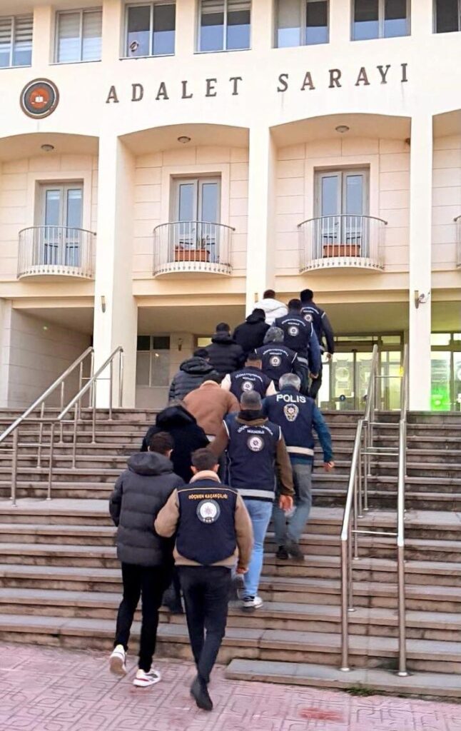Bodrum’da kaçak göçmen çetesi çökertildi: 3 tutuklama
