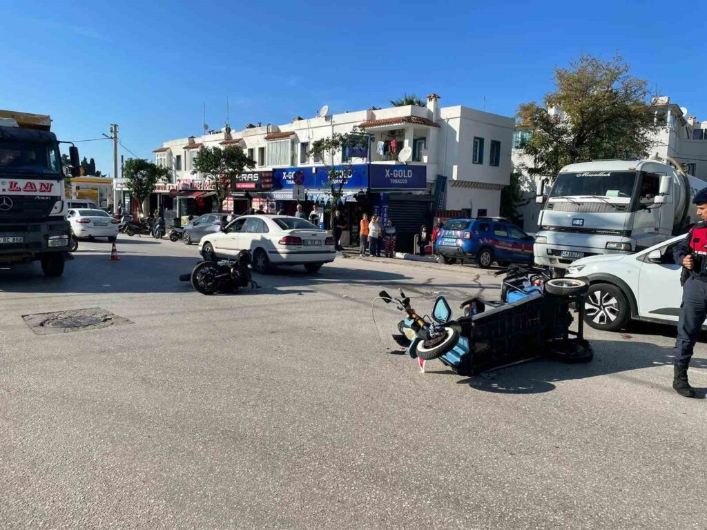 Bodrumda Trafi̇k Kazası Kaza 1 Ölü, 1 Yaralı