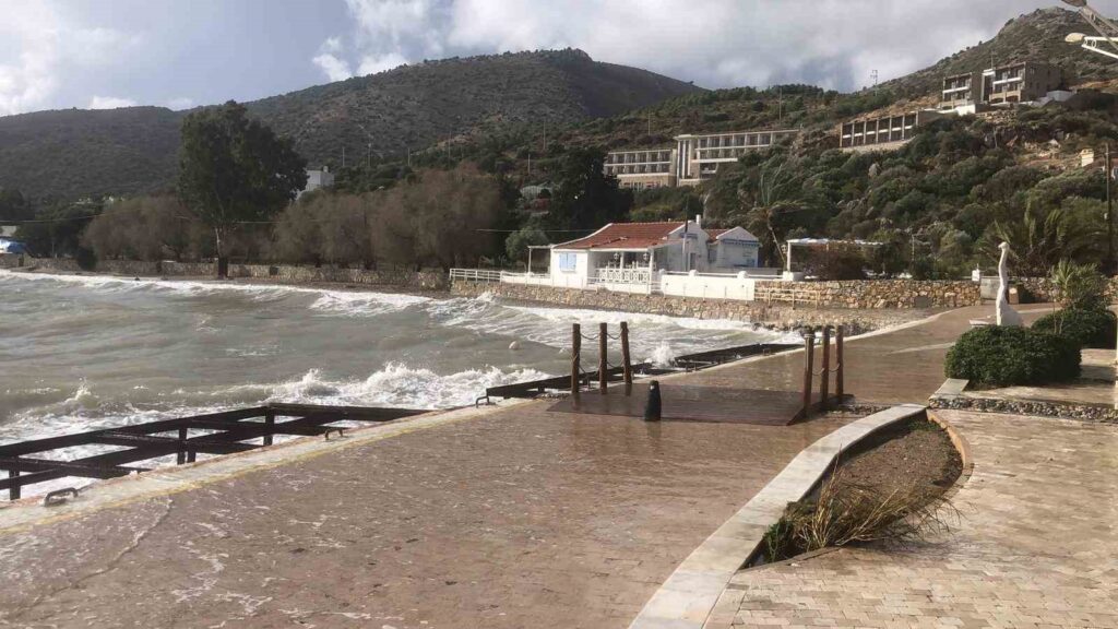 Datçada Sağanak Yağış Ve Fırtına Kurumlar Teyakkuza Geçi̇rdi̇