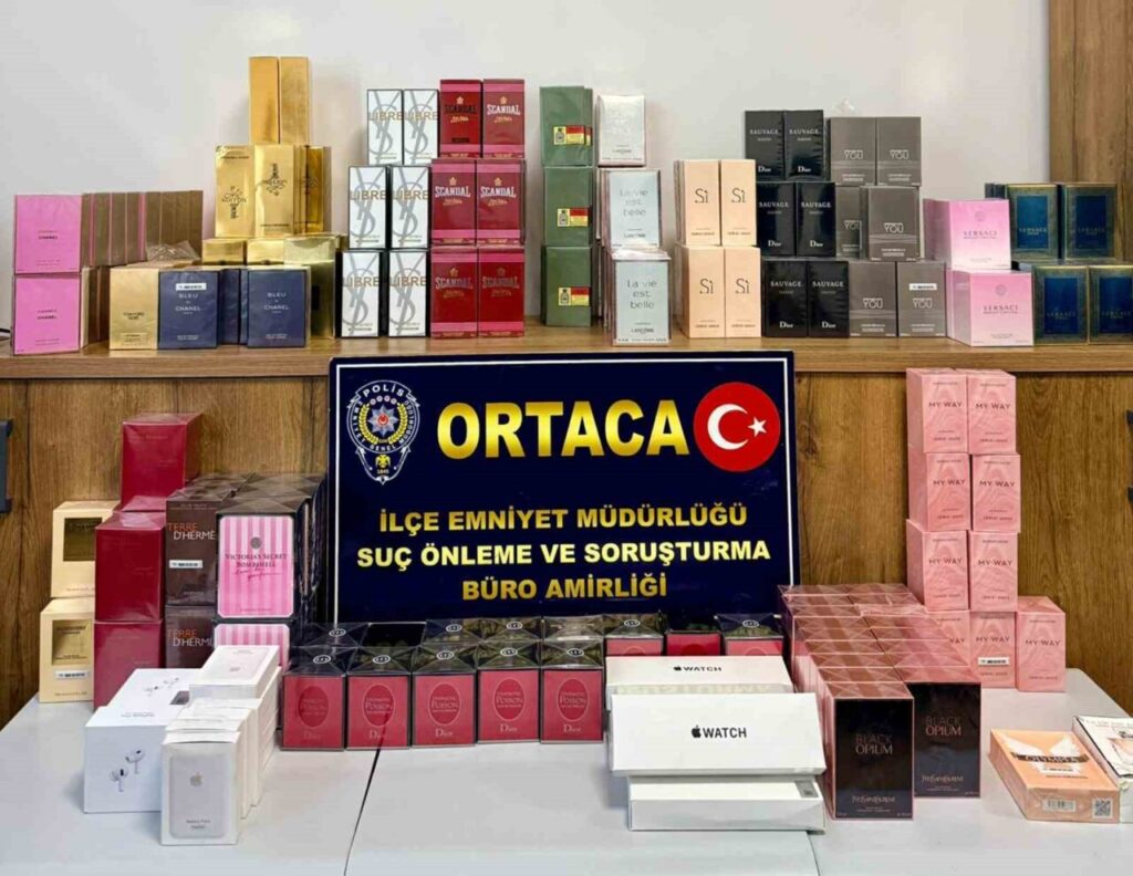 Karayolunda durumlarından şüphelenilen şahıslarda kaçak parfüm ele geçirildi