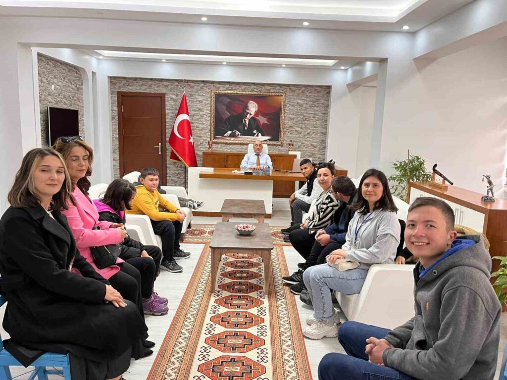 Kaymakam İlhan, Özel Öğrenci̇leri̇ Ağırladı