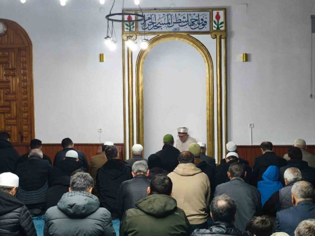 Köyceğiz Merkez Hacıbey Camii’nde Sabah Namazı buluşması gerçekleştirildi