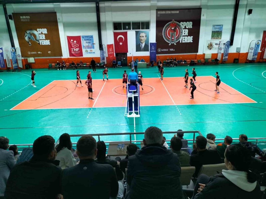 Köyceği̇zde Ödüllü Voleybol Turnuvası Başladı