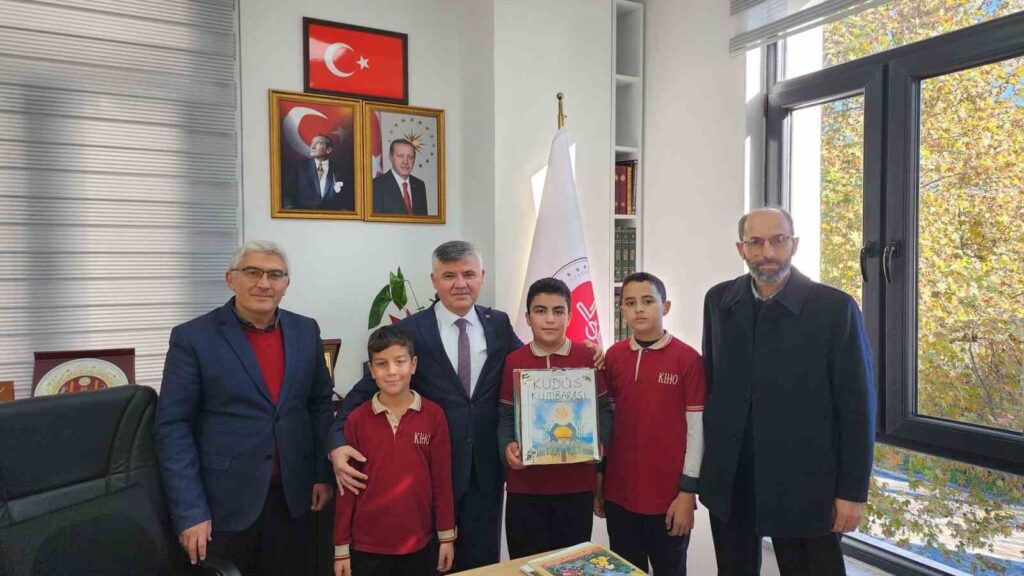 Köyceği̇zli̇ Öğrenci̇lerden Yürek Isıtan Yardım
