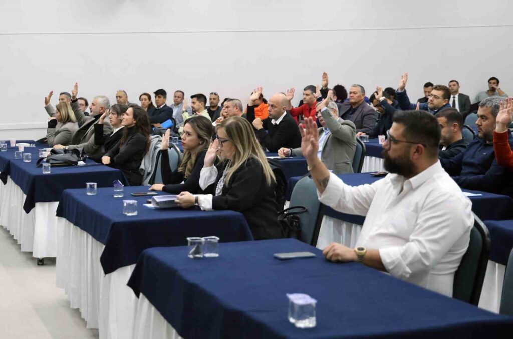 Menteşe Beledi̇yesi̇nden Yeşi̇lyurtun Efsane Başkanına Vefa