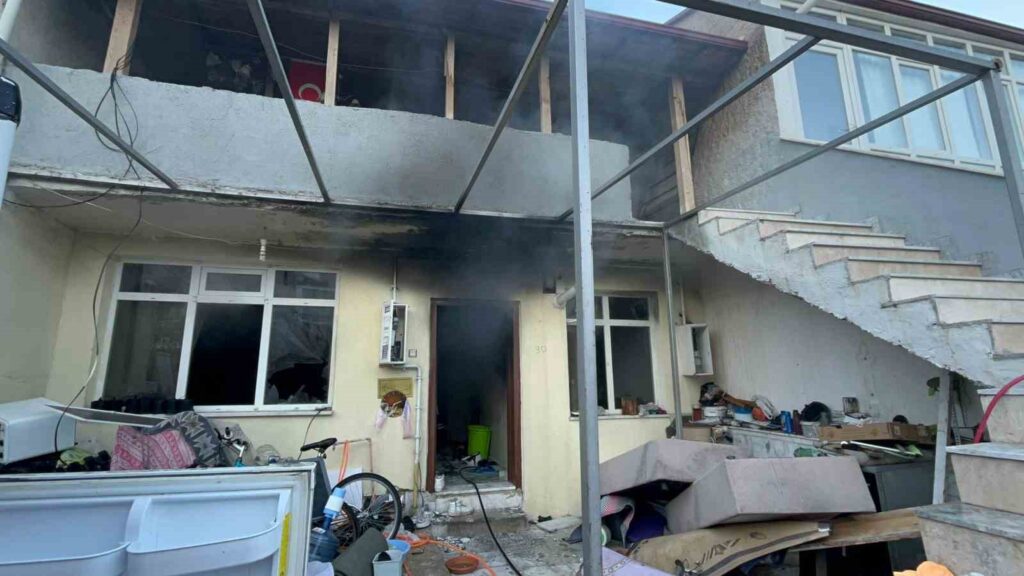 Menteşede Ev Yangını: 1 Gözaltı