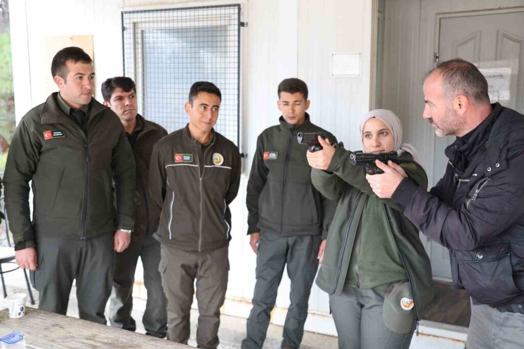 Muğla Orman Bölge Müdürlüğü Personeli̇ne Si̇lah Eği̇ti̇mi̇