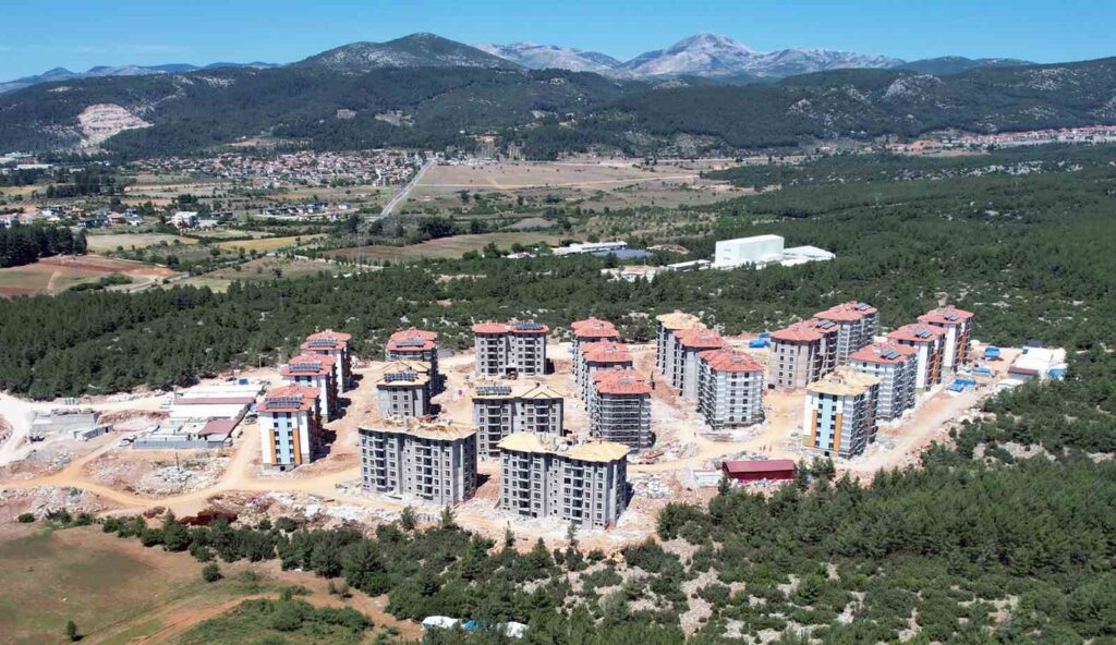 Musli̇hi̇tti̇n Mahallesi̇ne Bağlı Olan Akçaova Toki̇ Konutları Akçaovaya Bağlanıyor