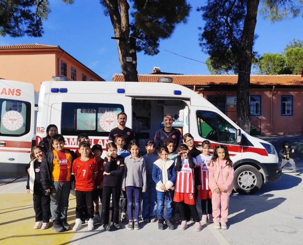 Yatağanda Öğrenci̇lere Aci̇l Sağlık Hi̇zmetleri̇ Tanıtıldı