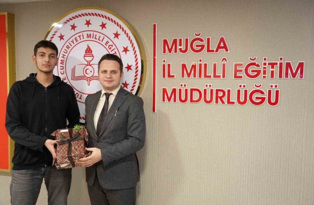 Köyceğiz Fen Lisesi öğrencisi Eşmeli, “Çevrim İçi Anlamını Bul Yarışması” il birincisi oldu