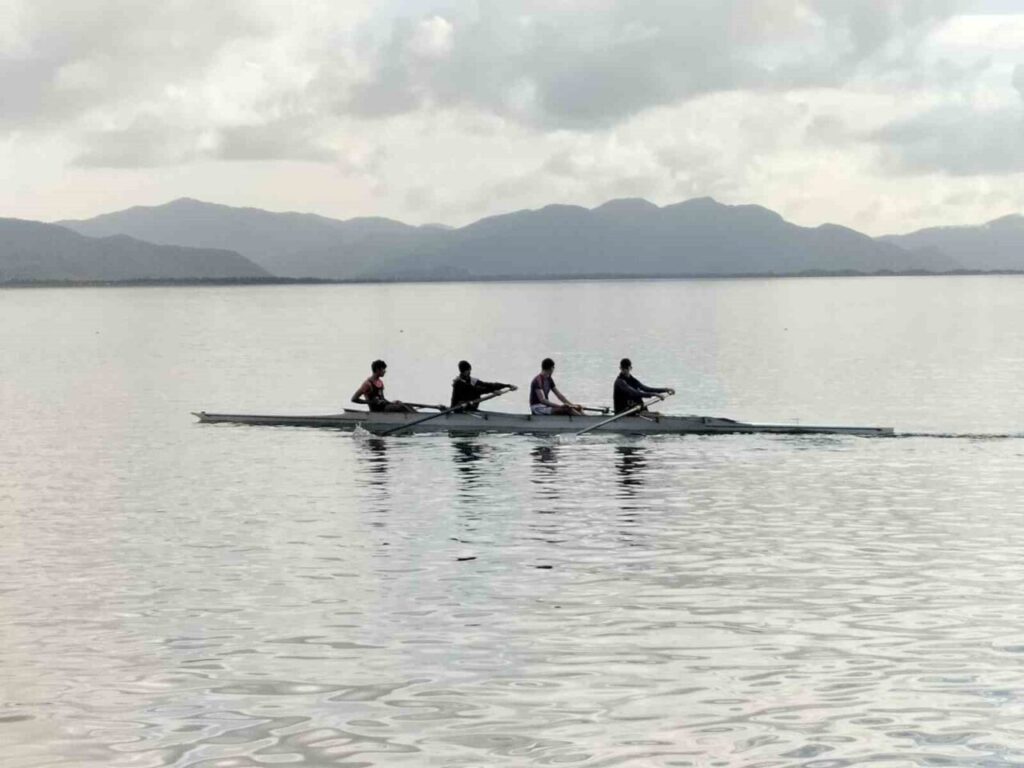 Köyceğiz’de yarıyıl tatili kürek okulu eğitimleri sürüyor