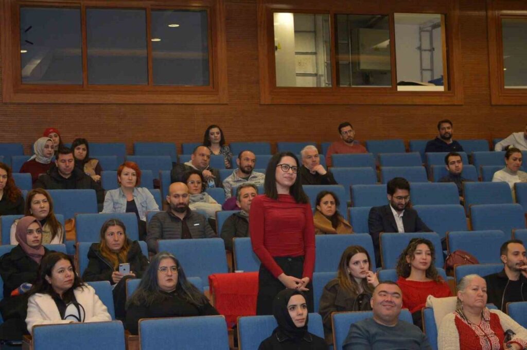Bağımlılıkla mücadele alanında görev yapan uzmanlara eğitim