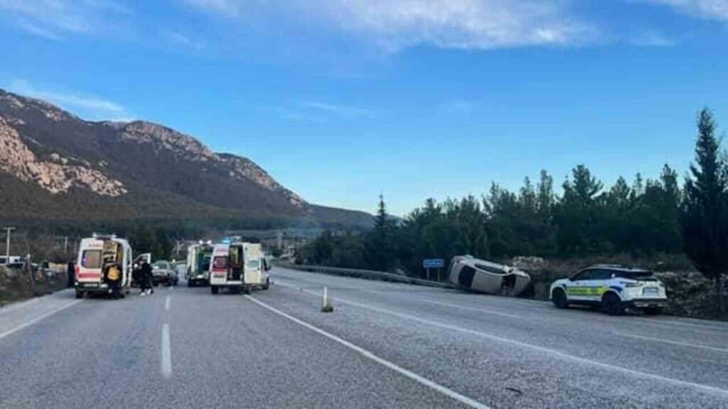 Muğla-Denizli karayolunda kaza: 5 yaralı