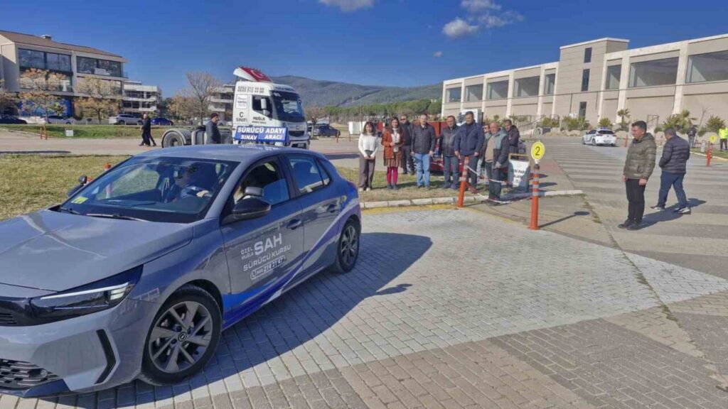Muğla İl Milli Eğitim Müdürü Çay, MTSK sınav sahasında incelemelerde bulundu
