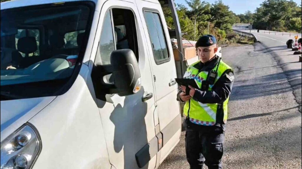 Çeşitli suçlardan araması bulunan 27 şahıs tutuklandı