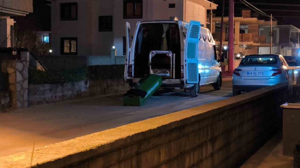 Jandarma uzman çavuş evinde ölü bulundu